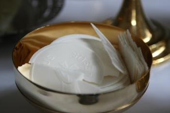 JAK ŻYJĘ EUCHARYSTIĄ