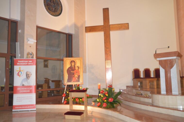 Symbole ŚDM w Redzie