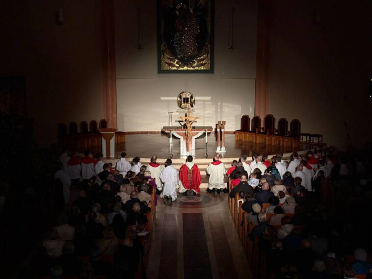 Liturgia Męki Pańskiej w Wielki Piątek
